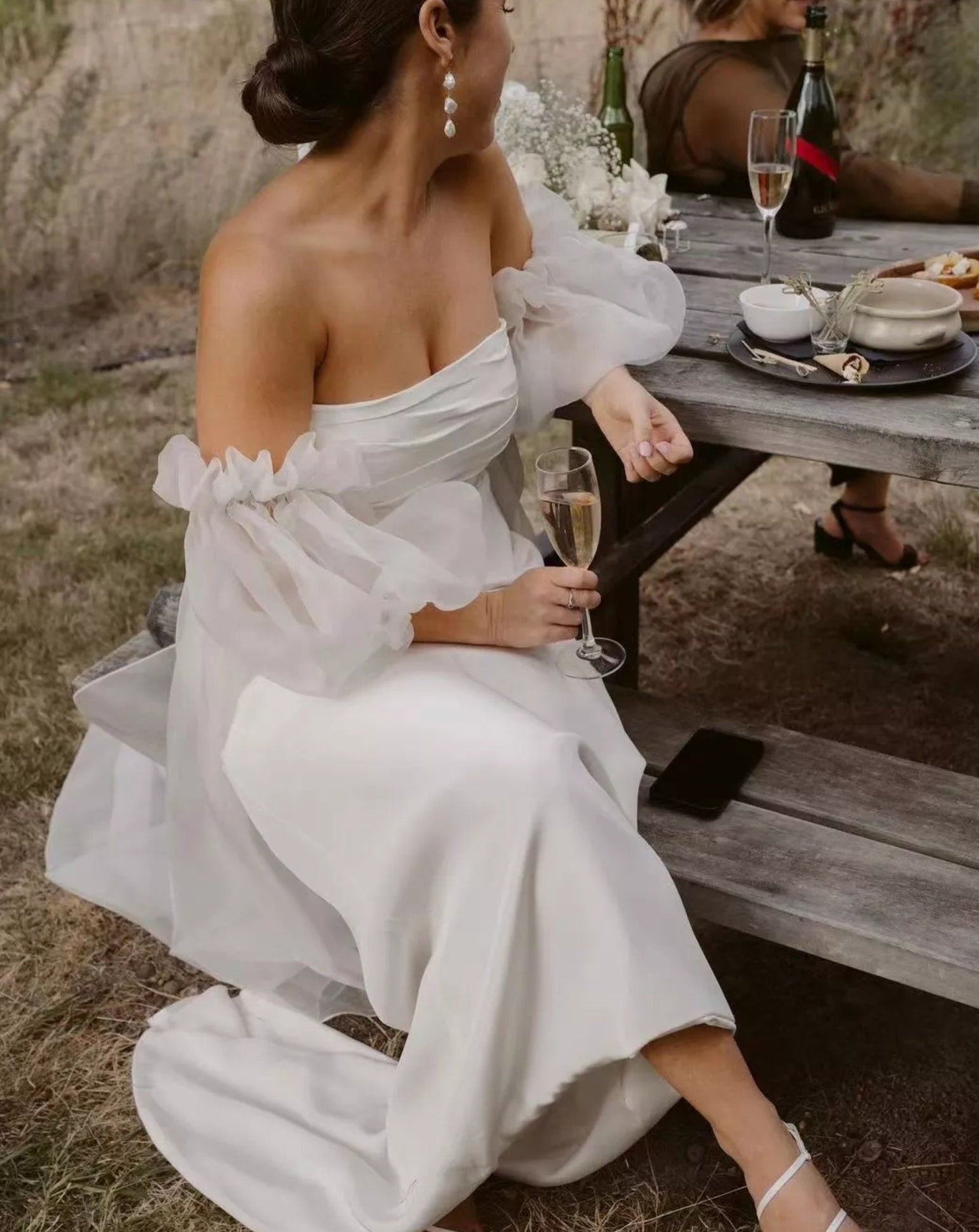 Detached Organza Gathered Puff Sleeves With Trailing Train