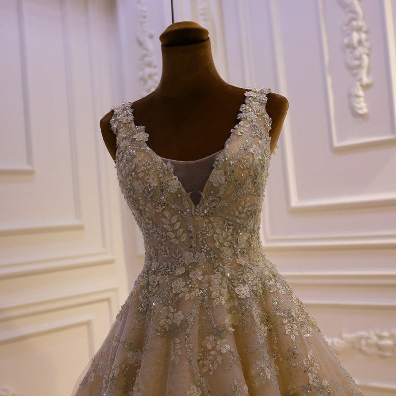 Gorgeous Sleeveless V Neck Floral Embellished Crystal Beaded Sequin Princess Bridal Gown