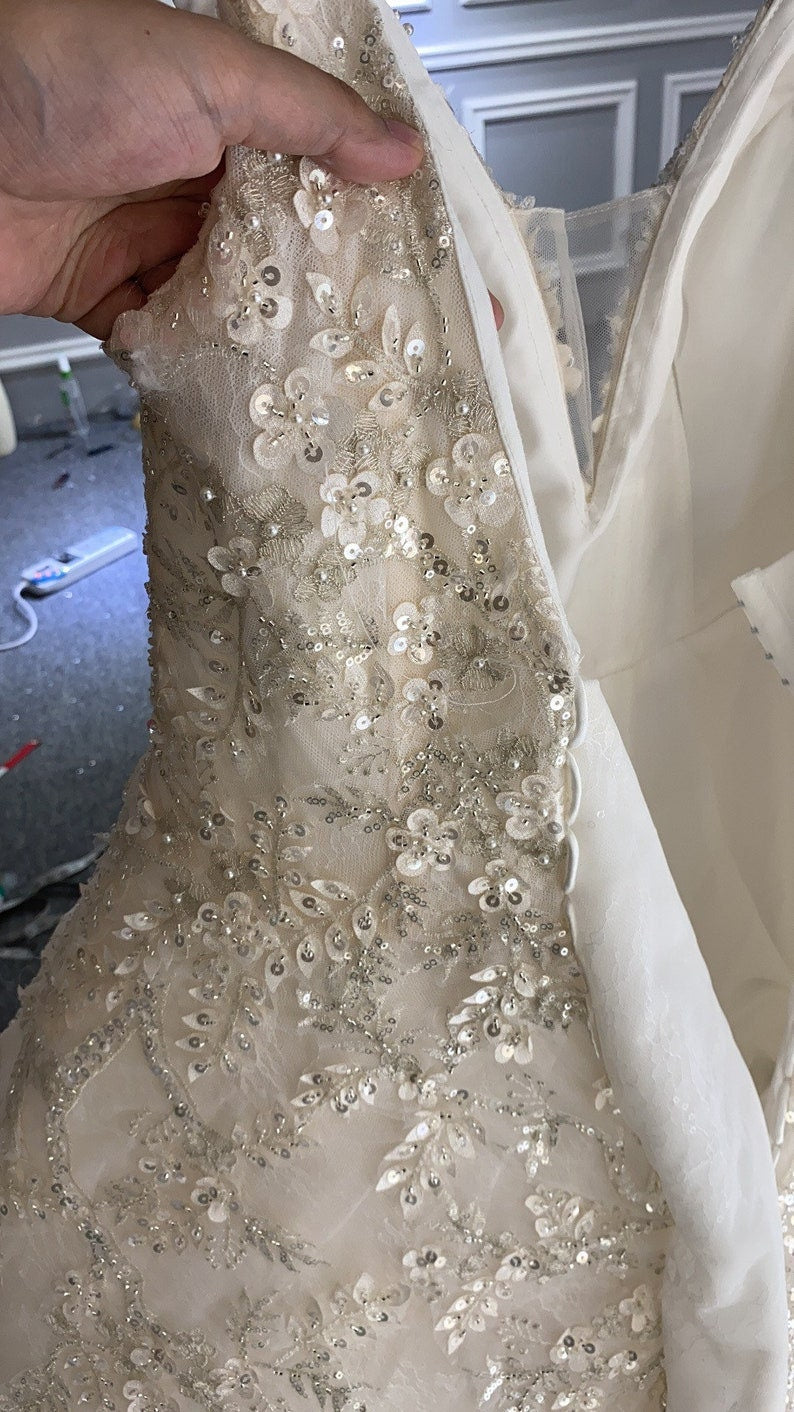 Gorgeous Sleeveless V Neck Floral Embellished Crystal Beaded Sequin Princess Bridal Gown