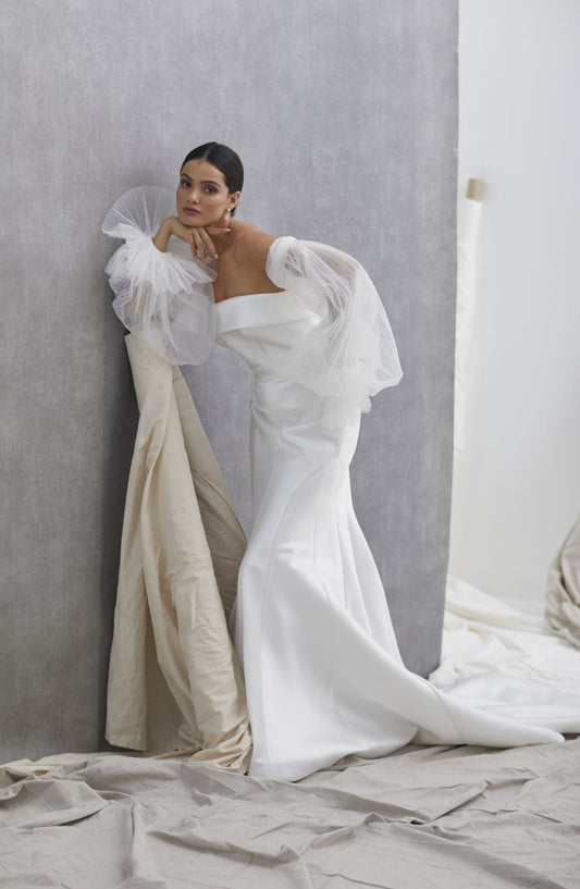 Detached Pleated Tulle Bicep Sleeves