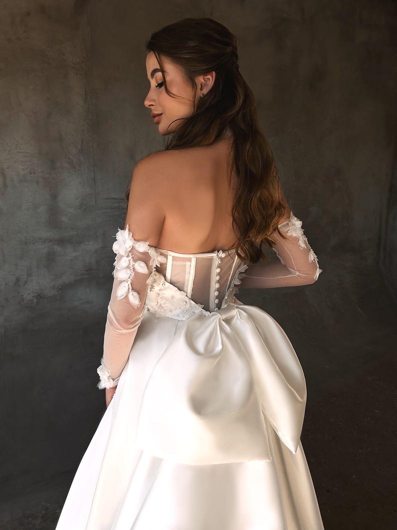 Irregular Strapless Floral Detail & Pearl Beaded Scoop Neck Corset A-line Bridal Gown With Detached Sleeves