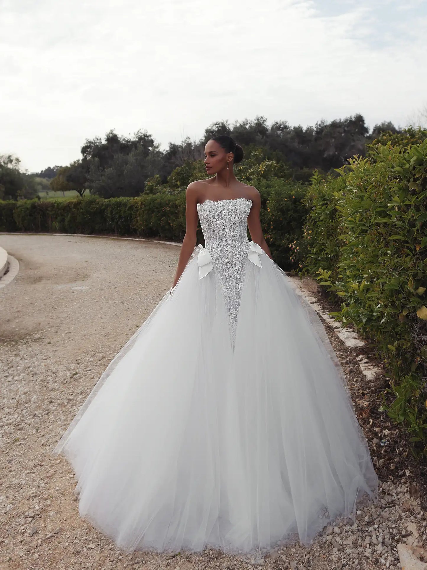 Dramatic & Sexy Strapless Eyelash Scalloped Beaded Lace Bodice A-Line Bridal Gown