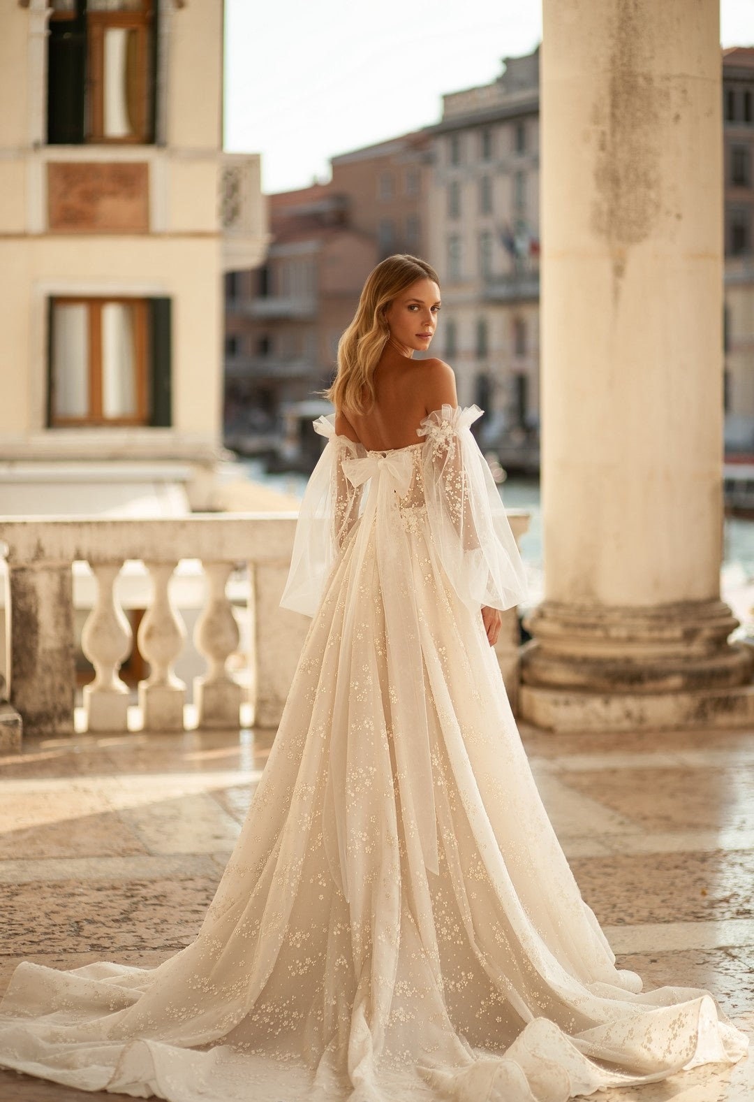 Detached Double Layer Tulle & Floral Laced Appliqué Sleeves