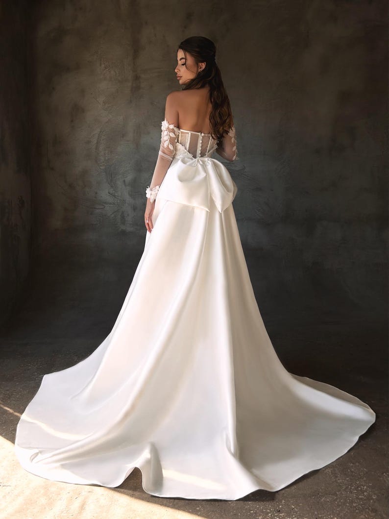 Irregular Strapless Floral Detail & Pearl Beaded Scoop Neck Corset A-line Bridal Gown With Detached Sleeves
