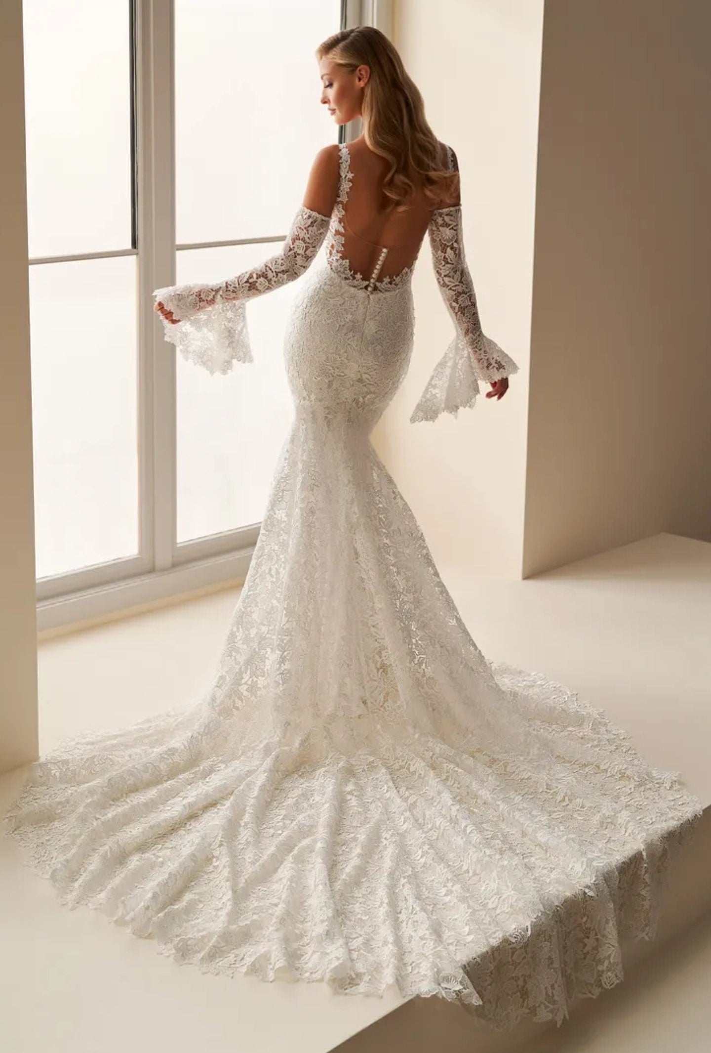 Detached Floral Lace Flare Wrist Slim Style Sleeves