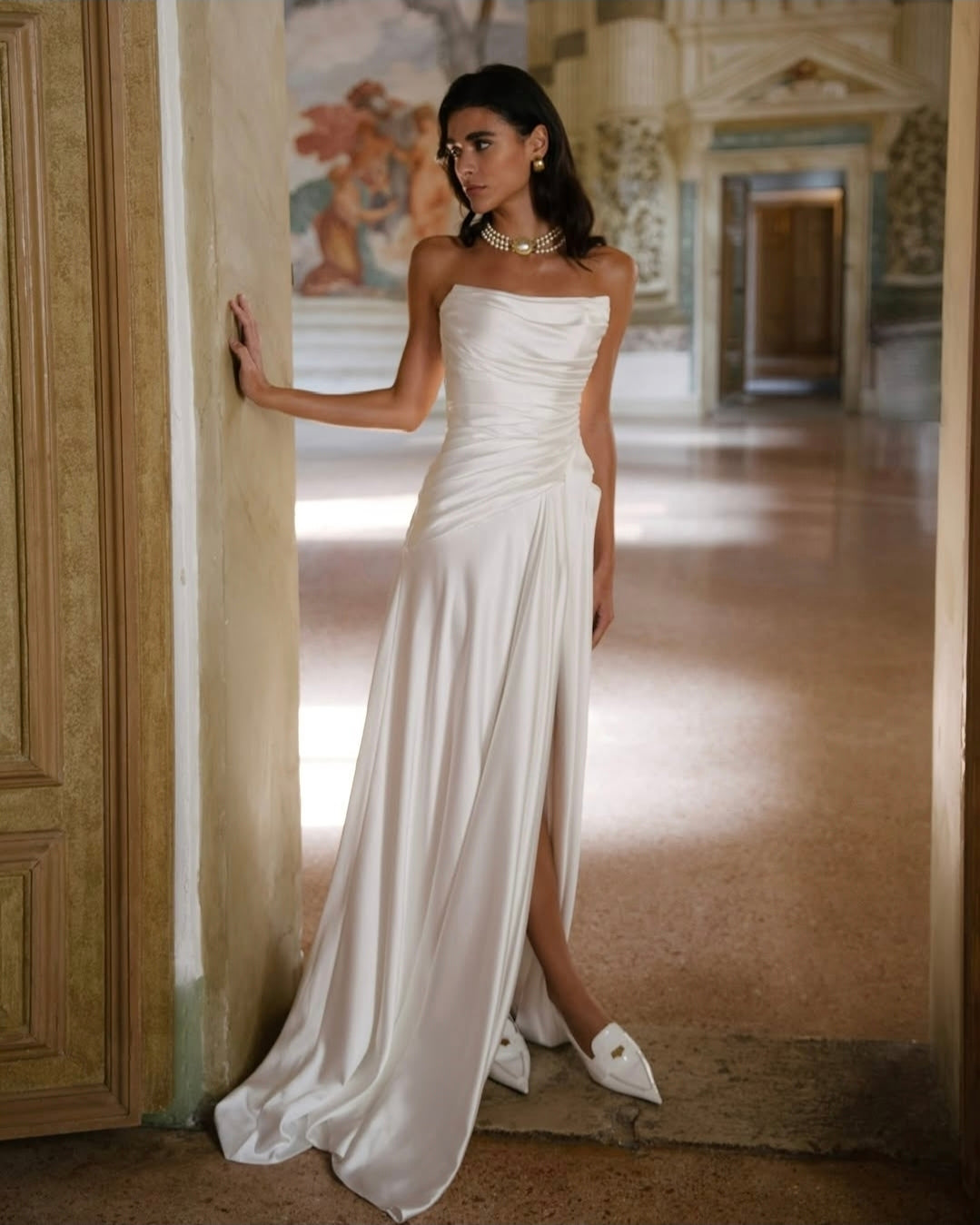 Minimalist Timeless And Elegant Strapless Pleated Luxurious Satin Trumpet Bridal Gown With Detached Layered Tulle Puff Jacket