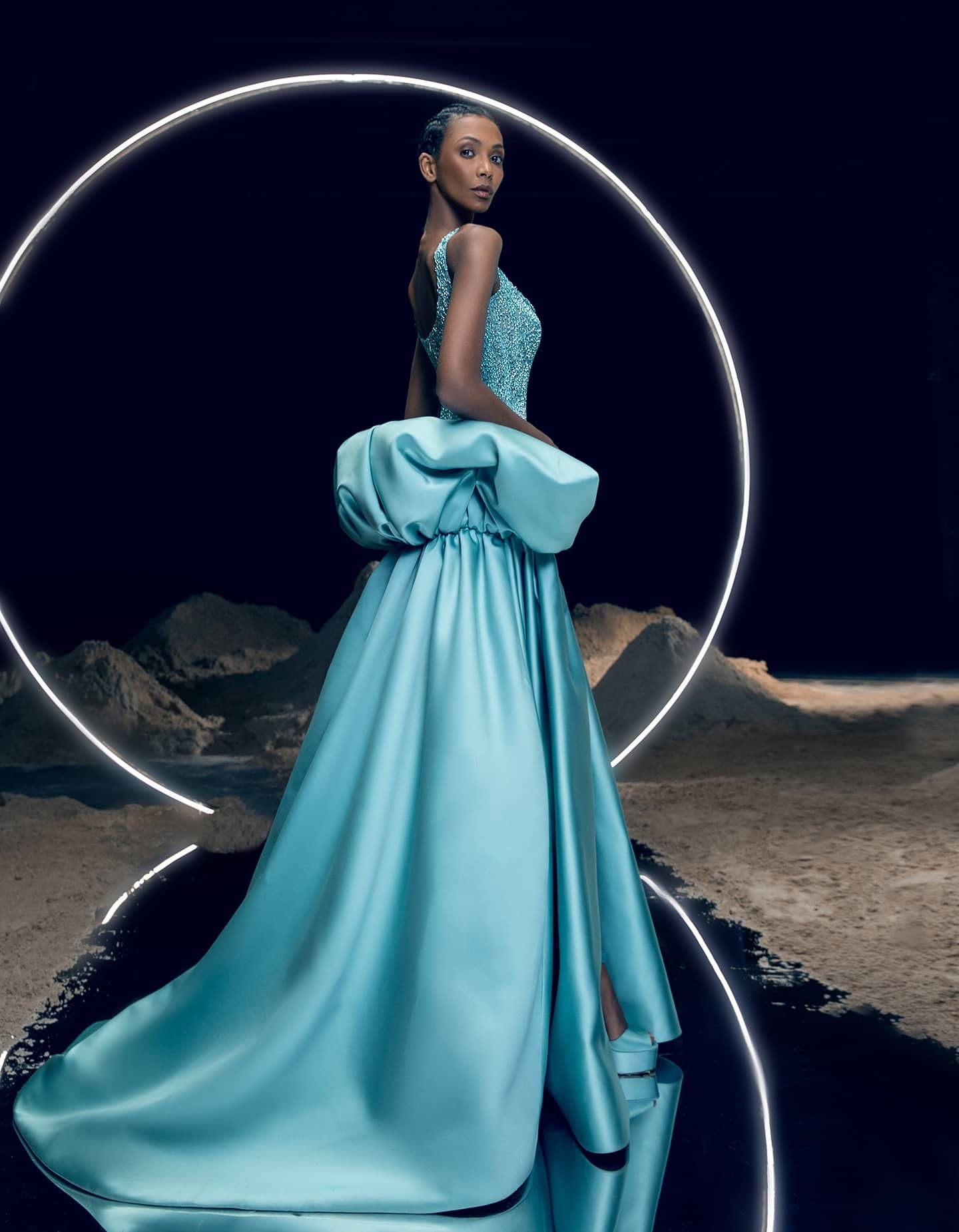 Detached Modern Minimalist Structured Puff Satin Train
