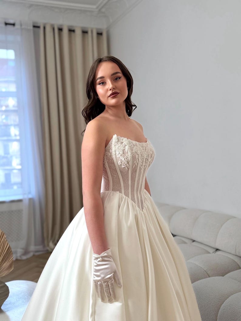 Beaded Floral Lace Corset Strapless Scoop Neck A-Line Bridal Ball Gown