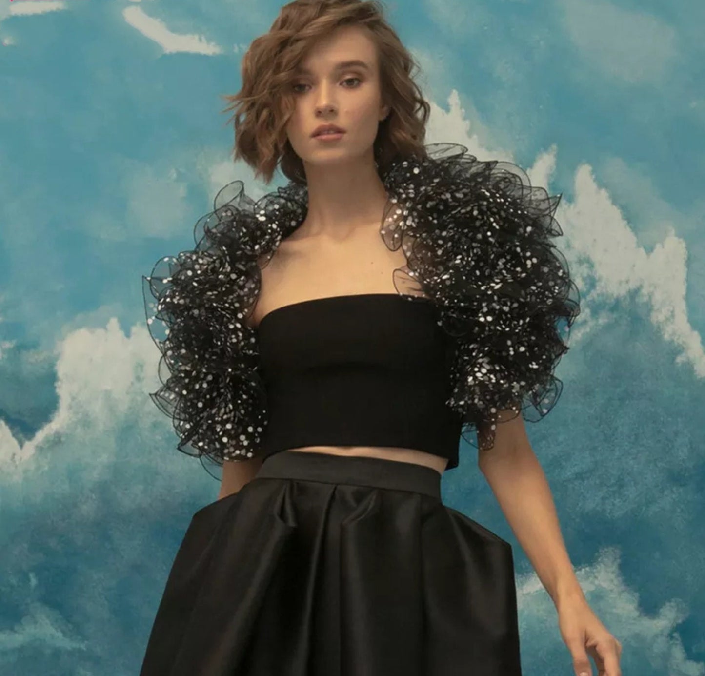 Detached Spotted Layered Ruffle Sleeves