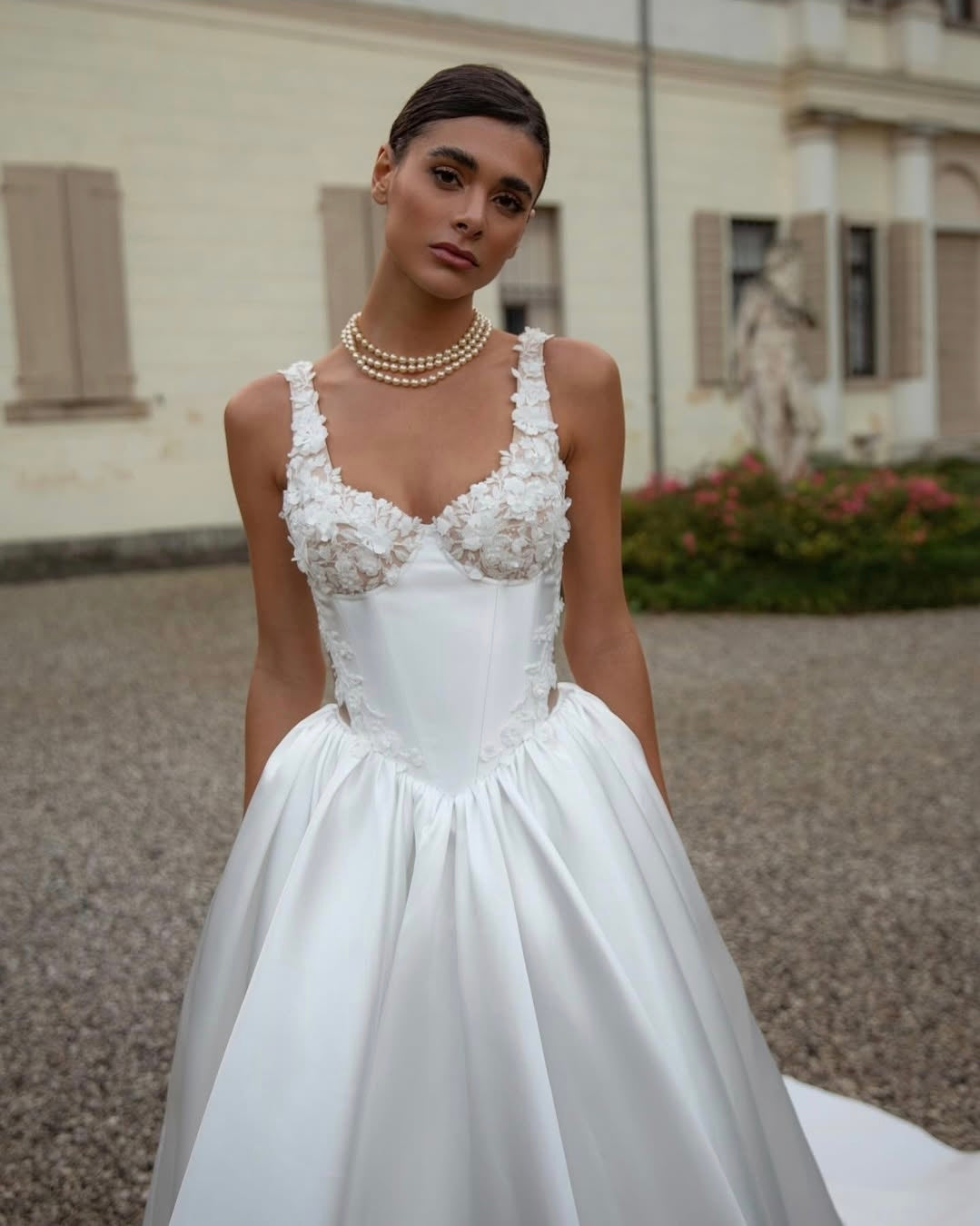 Beautiful Sleeveless Sweetheart 3D Floral Bustier Corset Satin Bridal Gown