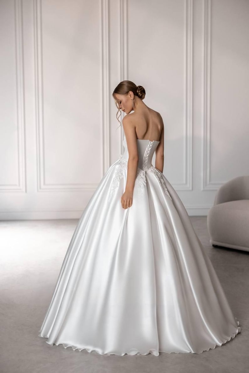 Elegant Mikado Satin Sweetheart Sequinned Floral Appliqué Pleated Corset A-Line Bridal Ball Gown