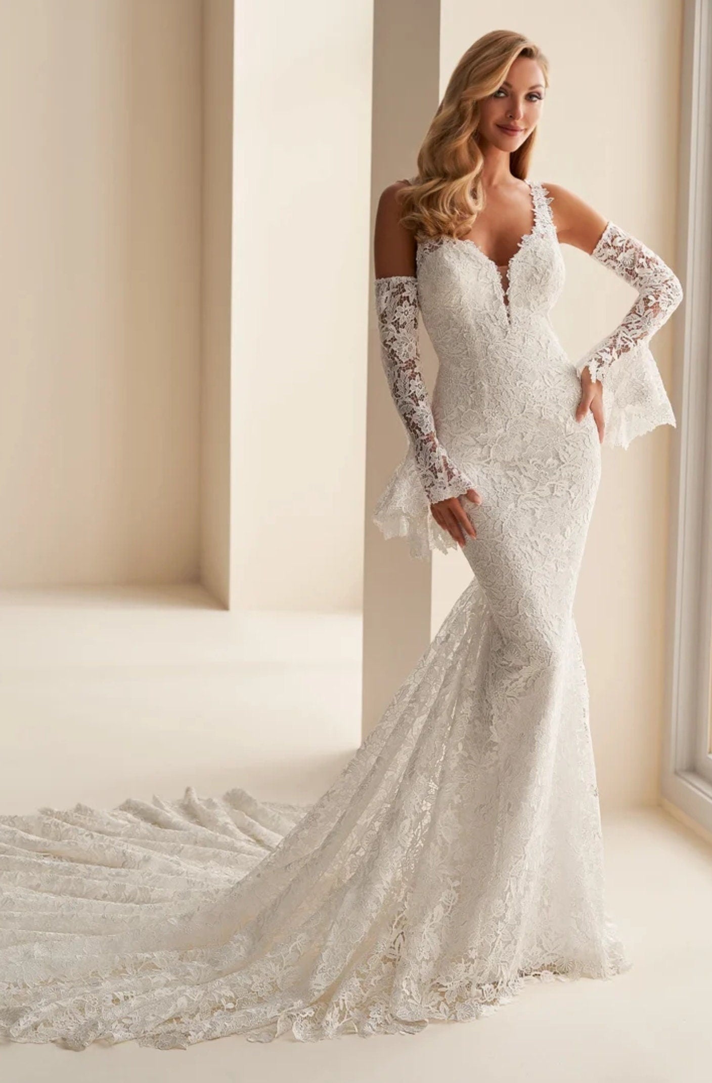 Detached Floral Lace Flare Wrist Slim Style Sleeves