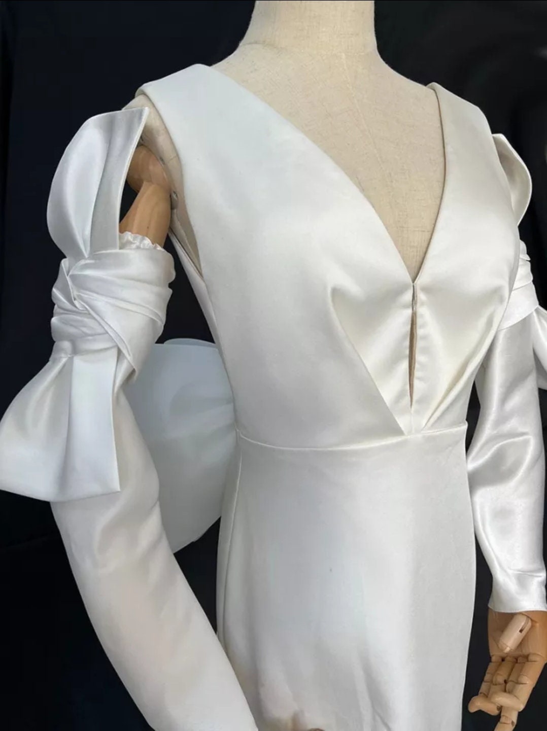 Detached Satin Bow Knot 3/4 Slim Sleeves.