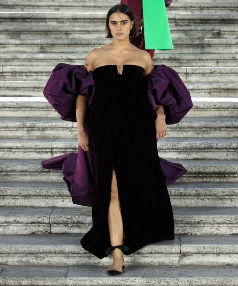 Detached Oversized Balloon Sleeves With Floor Length Train