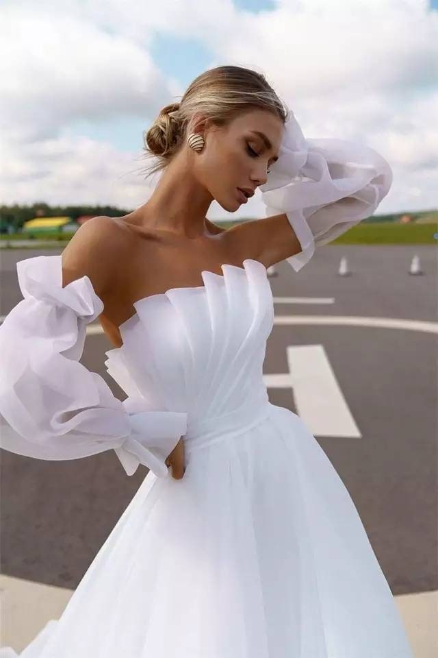 Organza Pleated Boho Detachable Puffy Sleeve Wedding Gown