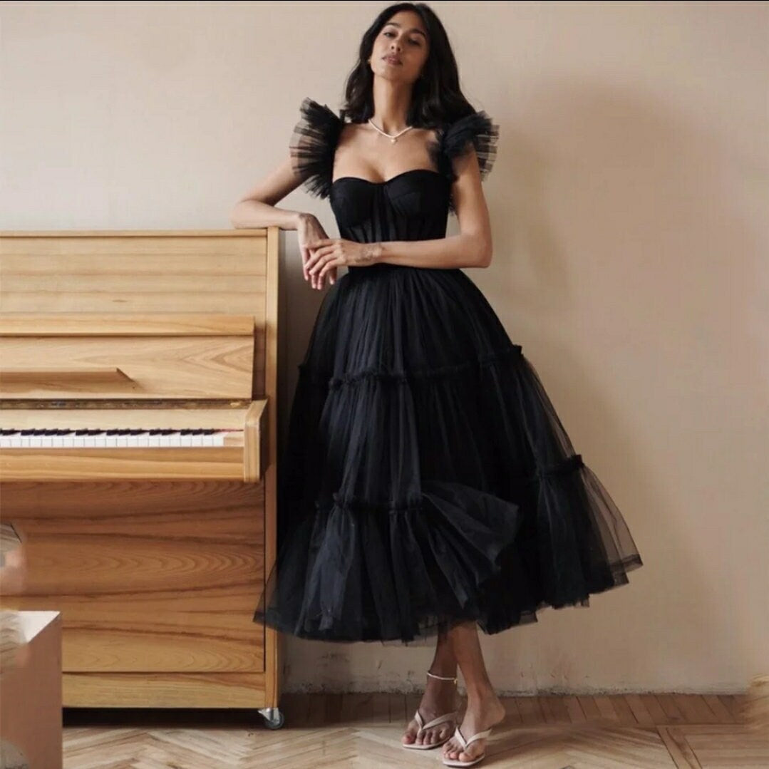 Tulle Spaghetti Strap Sweetheart Neckline Homecoming Dress – WenLeeBridal Tulle Spaghetti Strap Sweetheart Neckline Homecoming Dress – WenLeeBridal