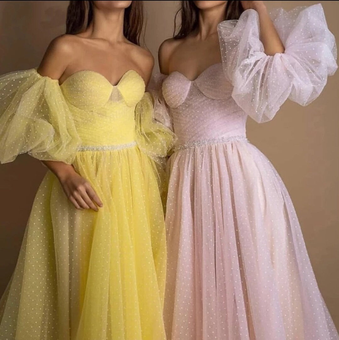 Sweetheart Dotted Tulle Homecoming/Prom Dress With Matching Detachable Puff Sleeves