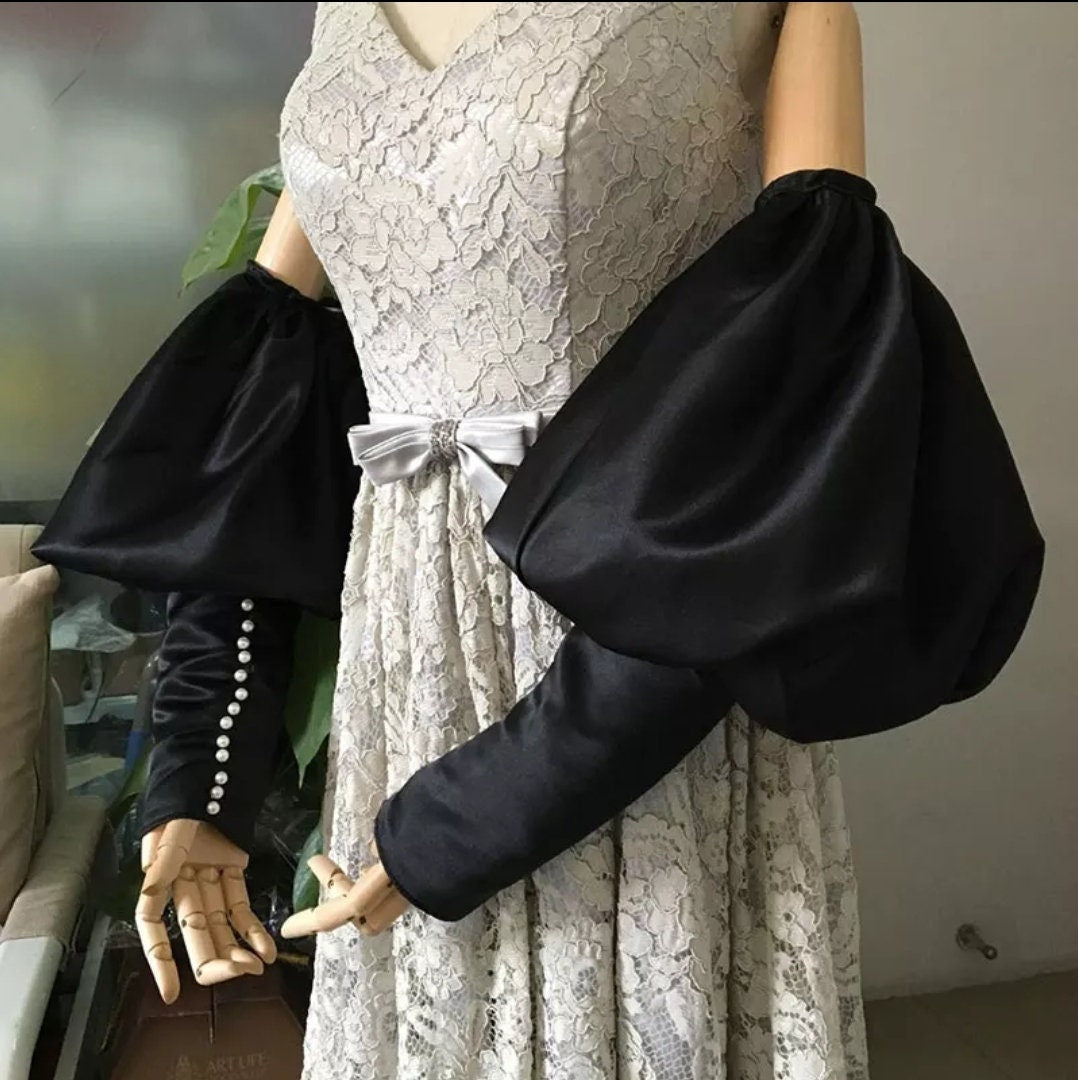Victorian Style Buttoned Puff Satin Detached Bridal Sleeves