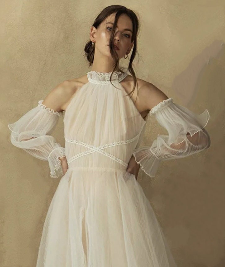 Reverse Layered Ruffled Plisse Tulle Detached Sleeves