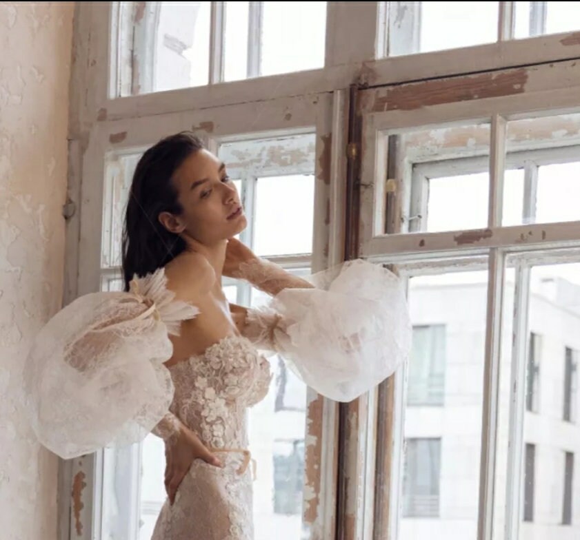 Detached Leg Of Mutton Full Lace & Ribbon Sleeves