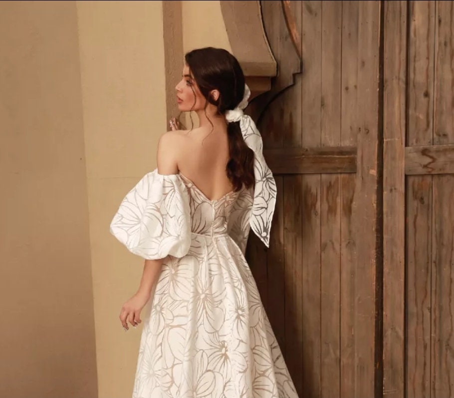 Detached Floral Ivory Sleeves