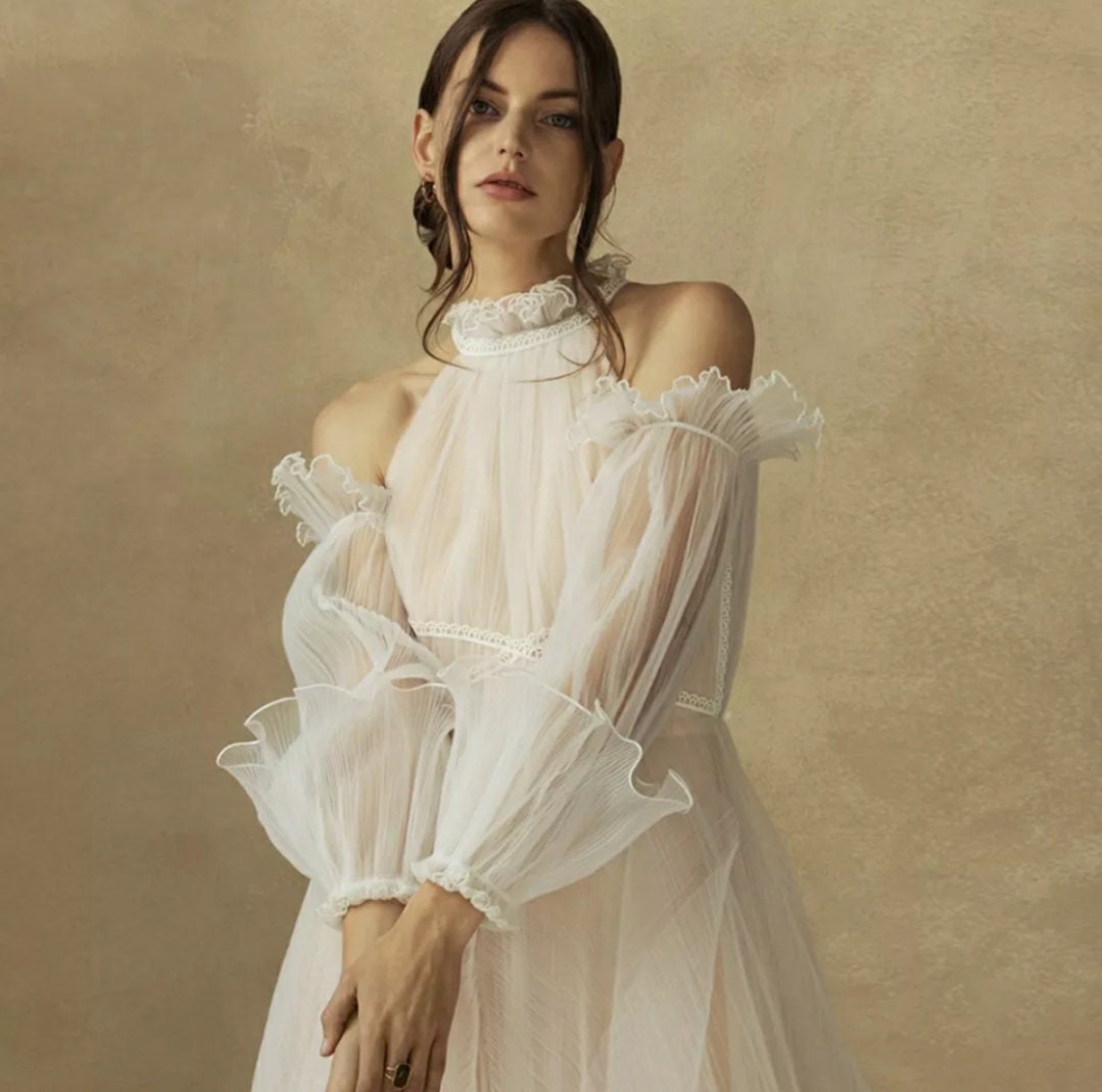 Reverse Layered Ruffled Plisse Tulle Detached Sleeves