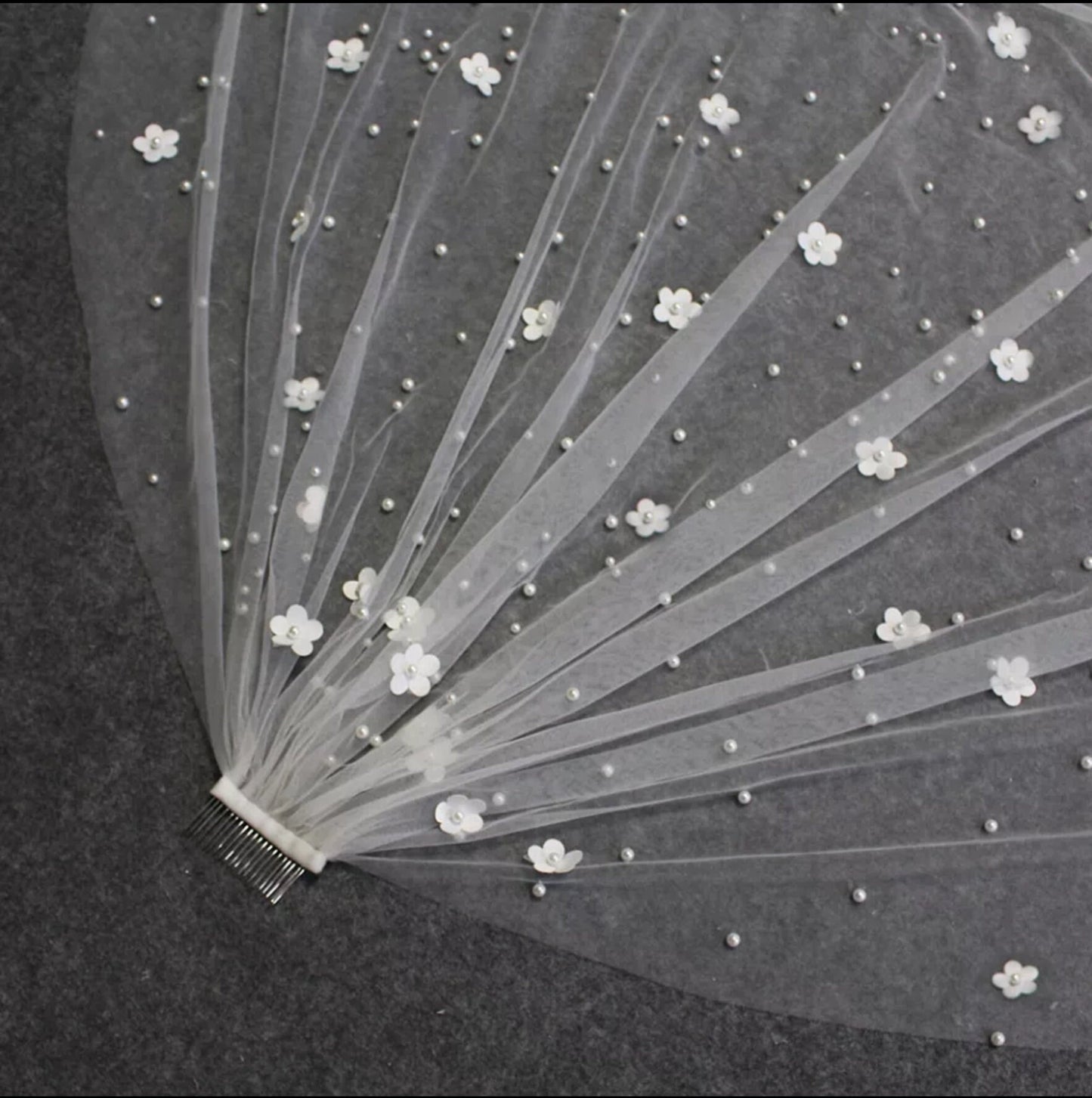 Floral & Pearl Beaded Veil