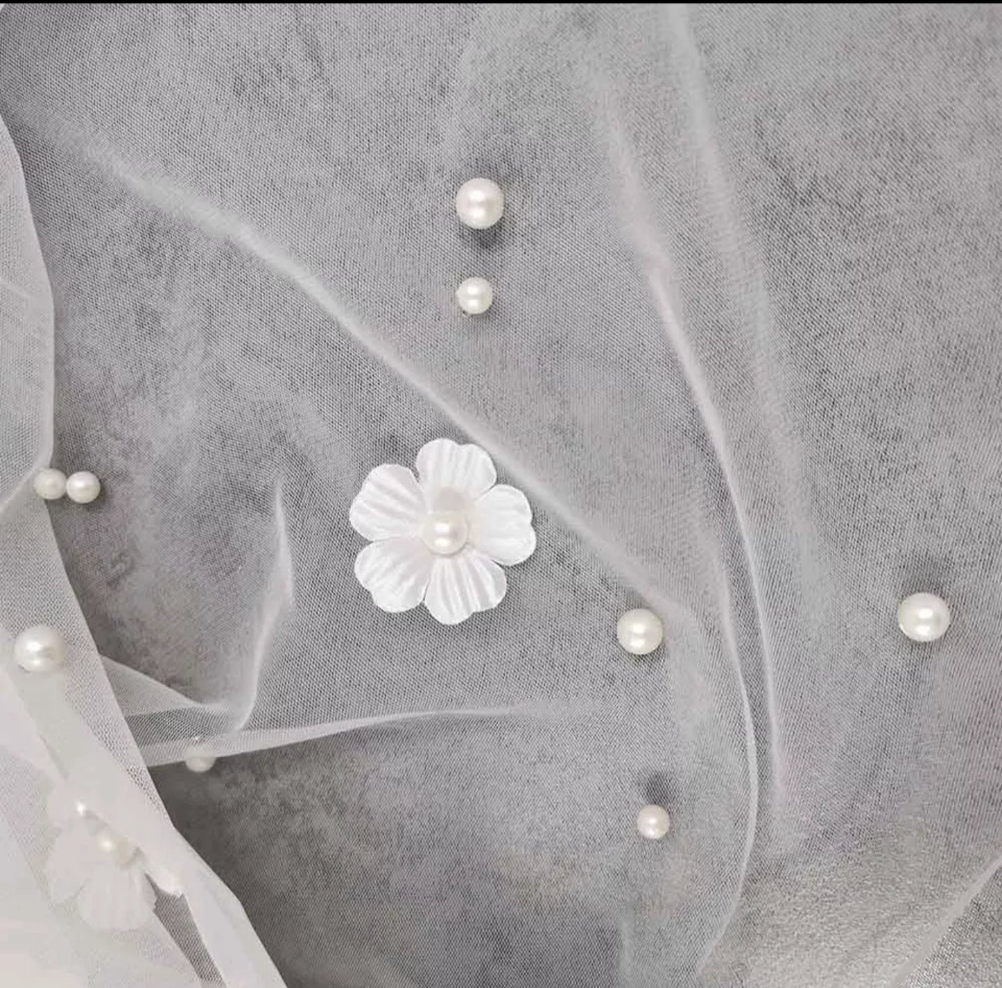 Floral & Pearl Beaded Veil