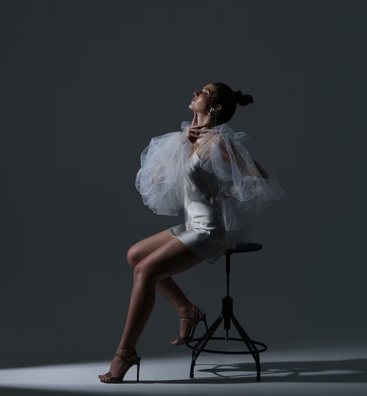 Detached Layered Sheer Tulle Pearl Beaded Dramatic Balloon Sleeves