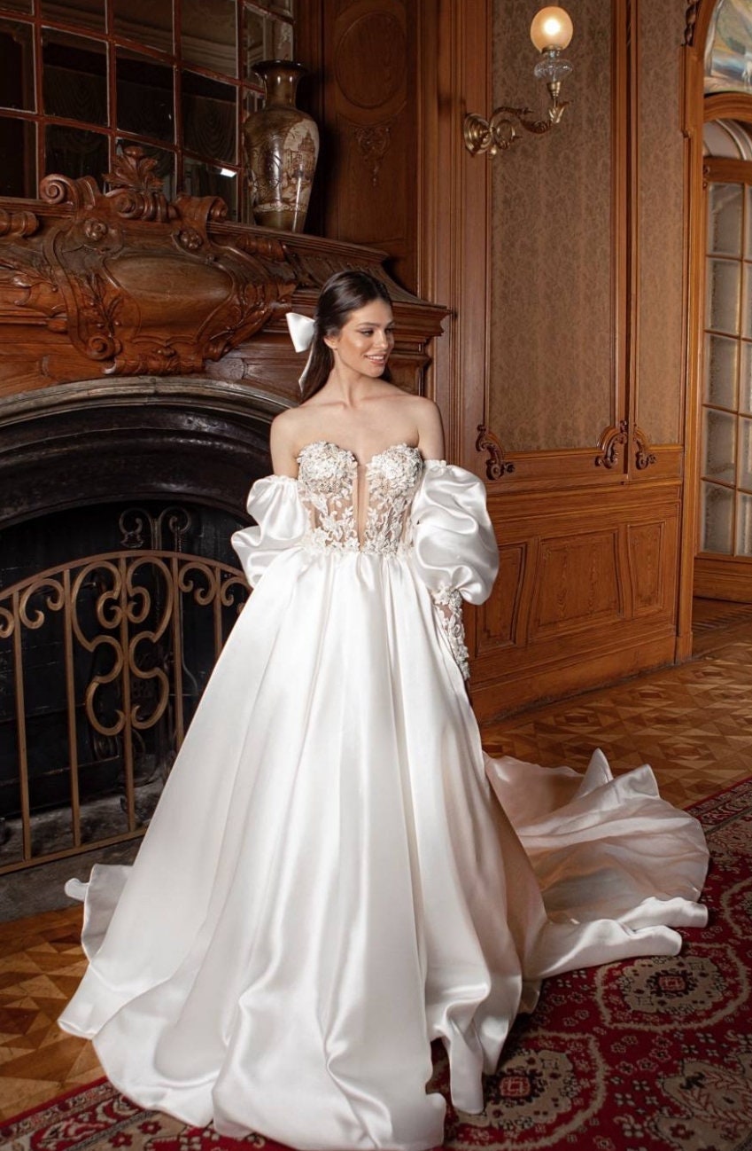 Detached Juliet Style Satin & Lace Sleeves