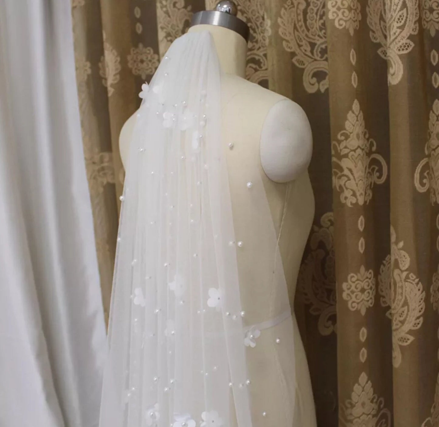 Floral & Pearl Beaded Veil