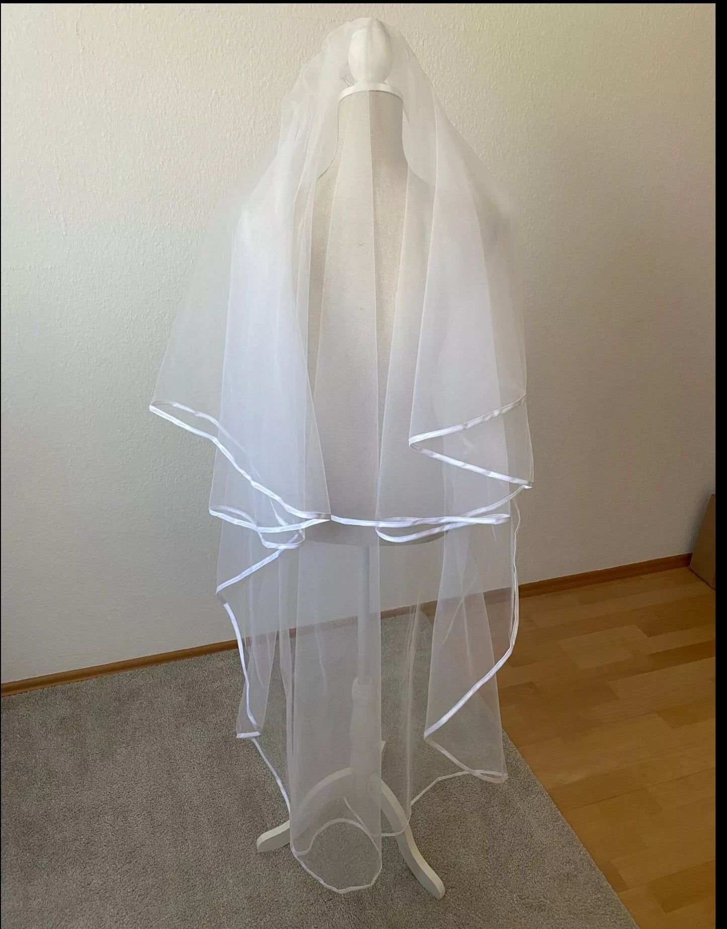Simple Two Tier Veil With Satin Trim