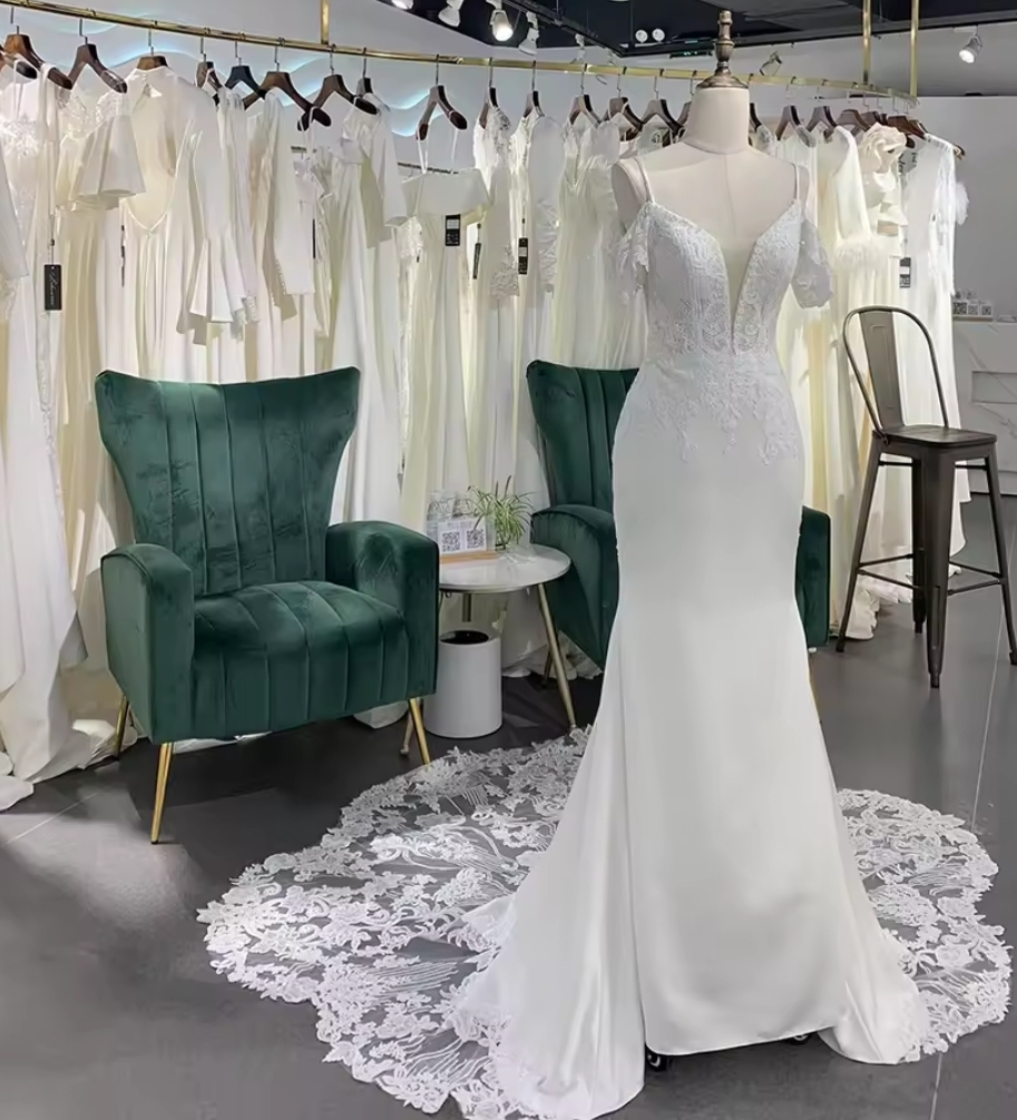 Spaghetti Strap With Off The Shoulder Plunging V Neck Lace 2025 Mermaid Gown With Lace Chapel Train
