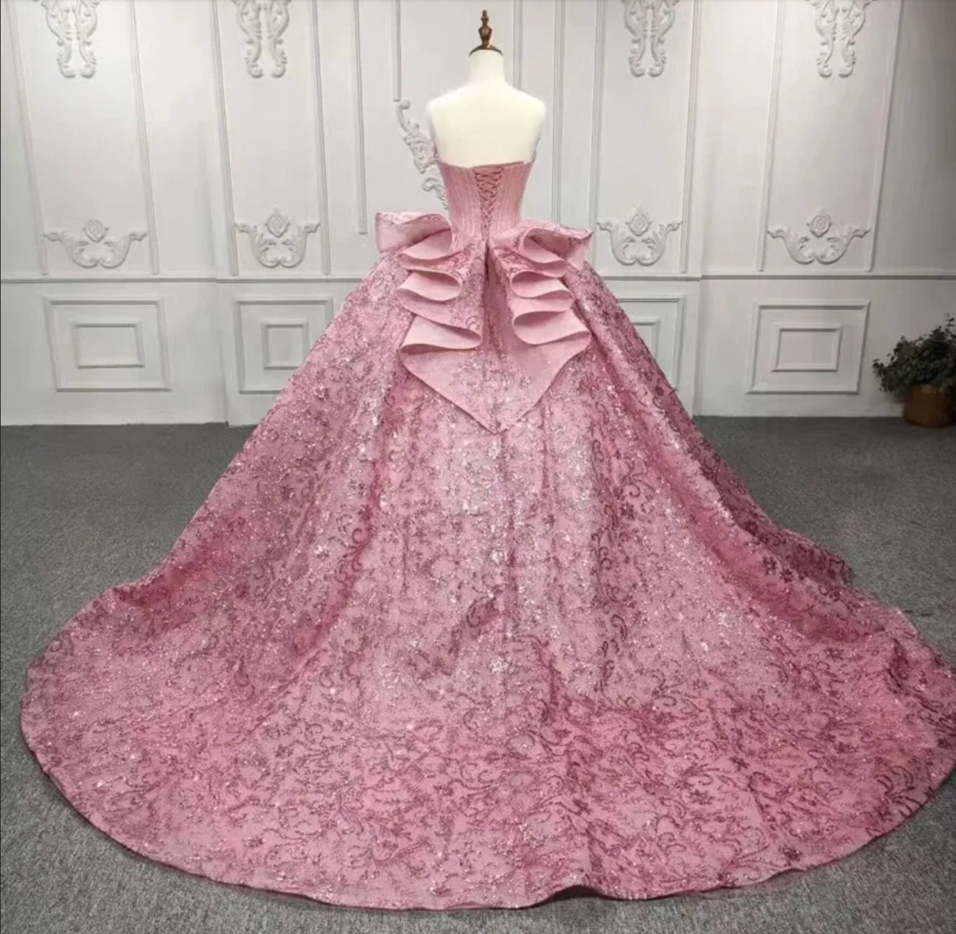 Beautiful Pink 3D Floral Sleeveless/Strapless Sequinned Corset Bodice Quinceañera Special Occasion Party Gown