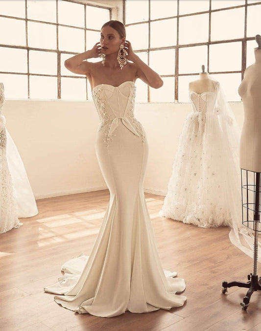 Strapless Sweetheart Floral Appliqué Waist With Detachable Train