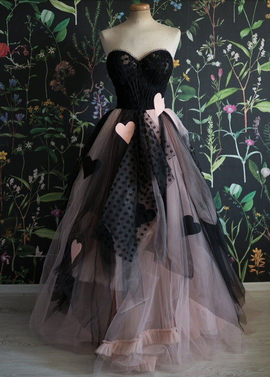 Sleeveless Sweetheart Black & Pink Tulle Heart Appliqués And Lace Goth Special Occasion Party Wedding Dress