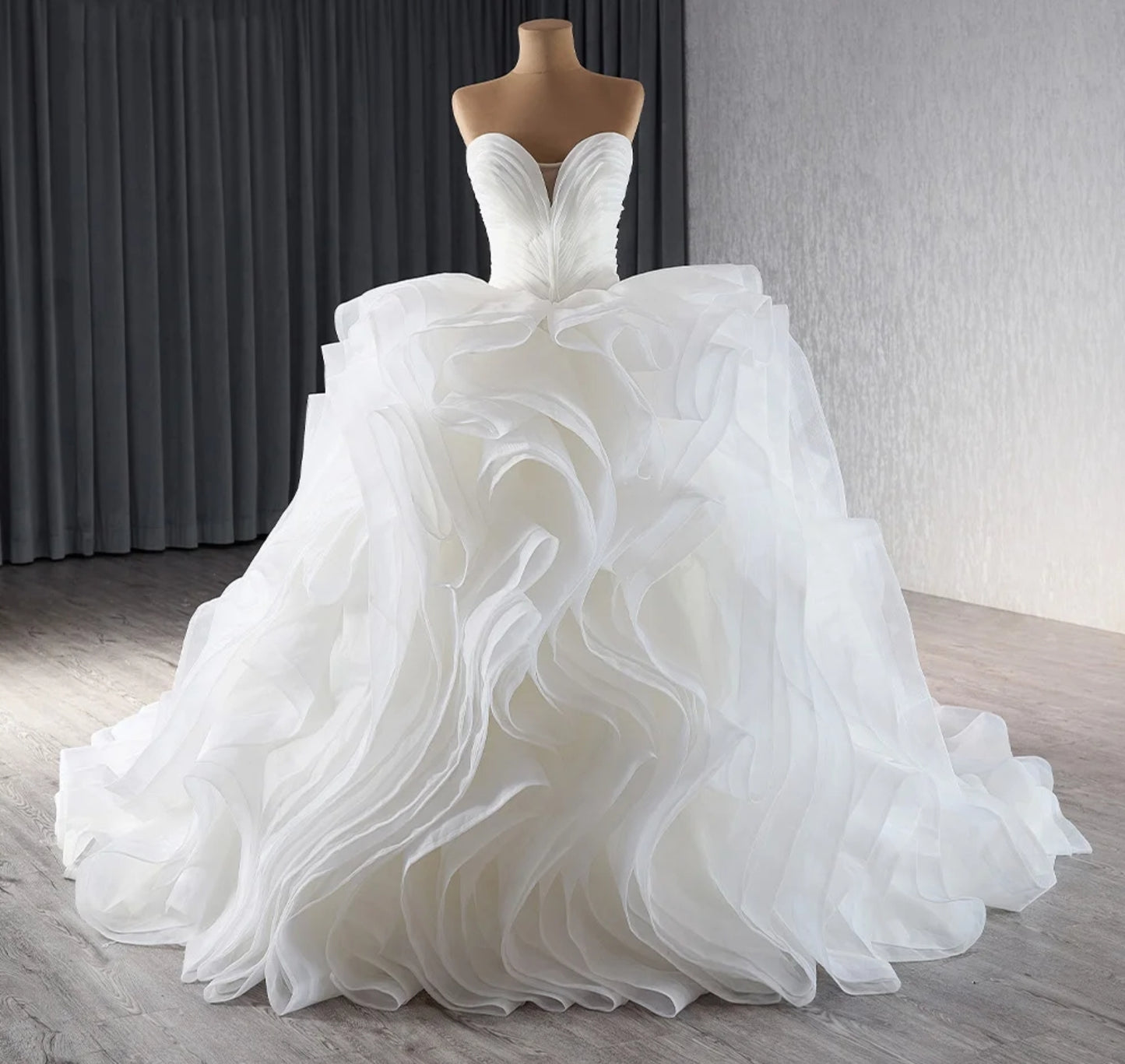 Gorgeous 2024 Strapless Pleated Sweetheart Ruffle Layered Lace Up Enclosed Back Bridal Gown