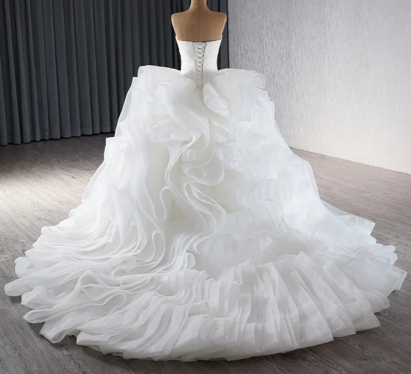 Gorgeous 2024 Strapless Pleated Sweetheart Ruffle Layered Lace Up Enclosed Back Bridal Gown