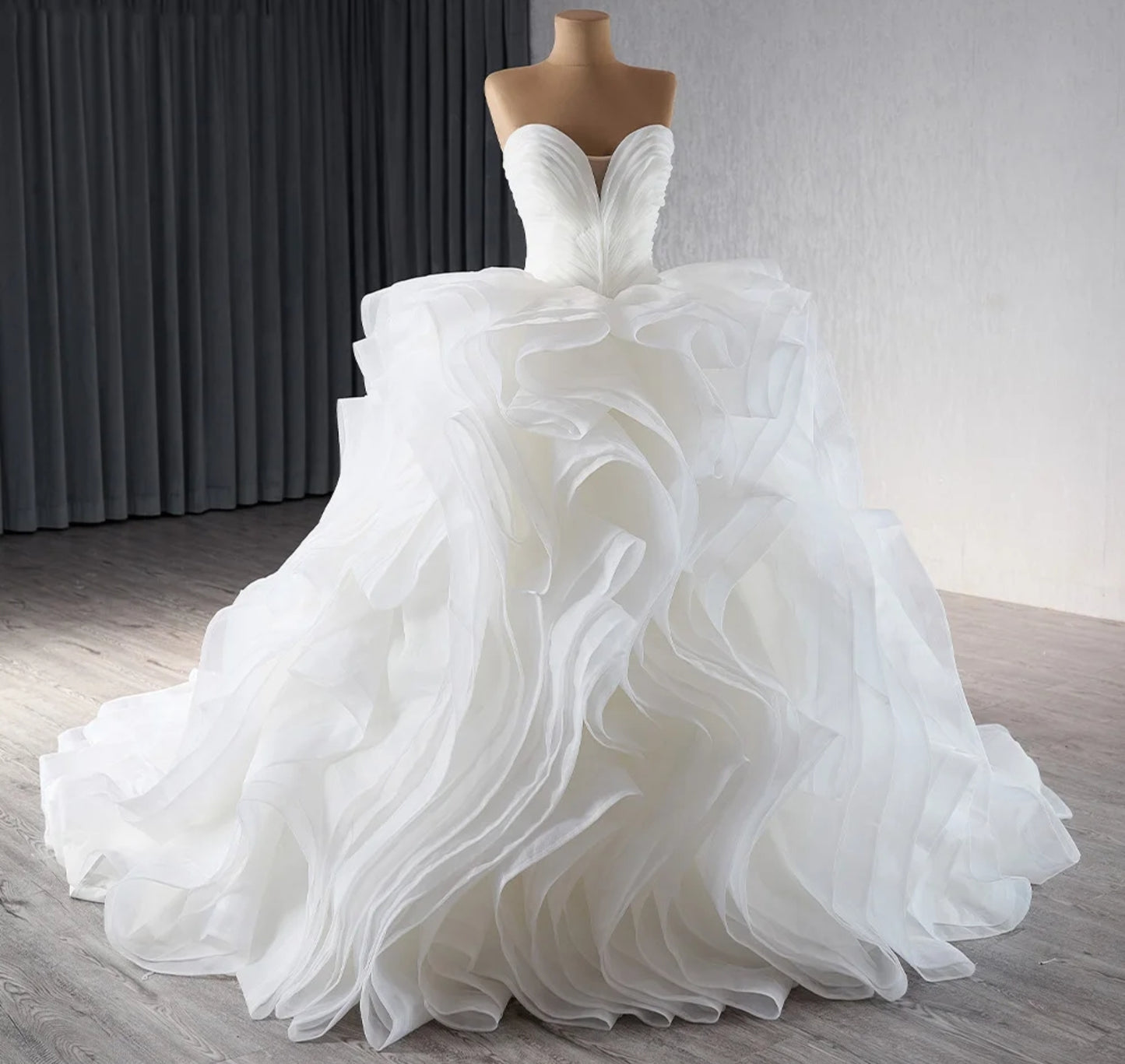 Gorgeous 2024 Strapless Pleated Sweetheart Ruffle Layered Lace Up Enclosed Back Bridal Gown