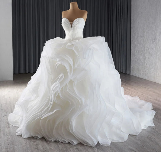 Gorgeous 2024 Strapless Pleated Sweetheart Ruffle Layered Lace Up Enclosed Back Bridal Gown