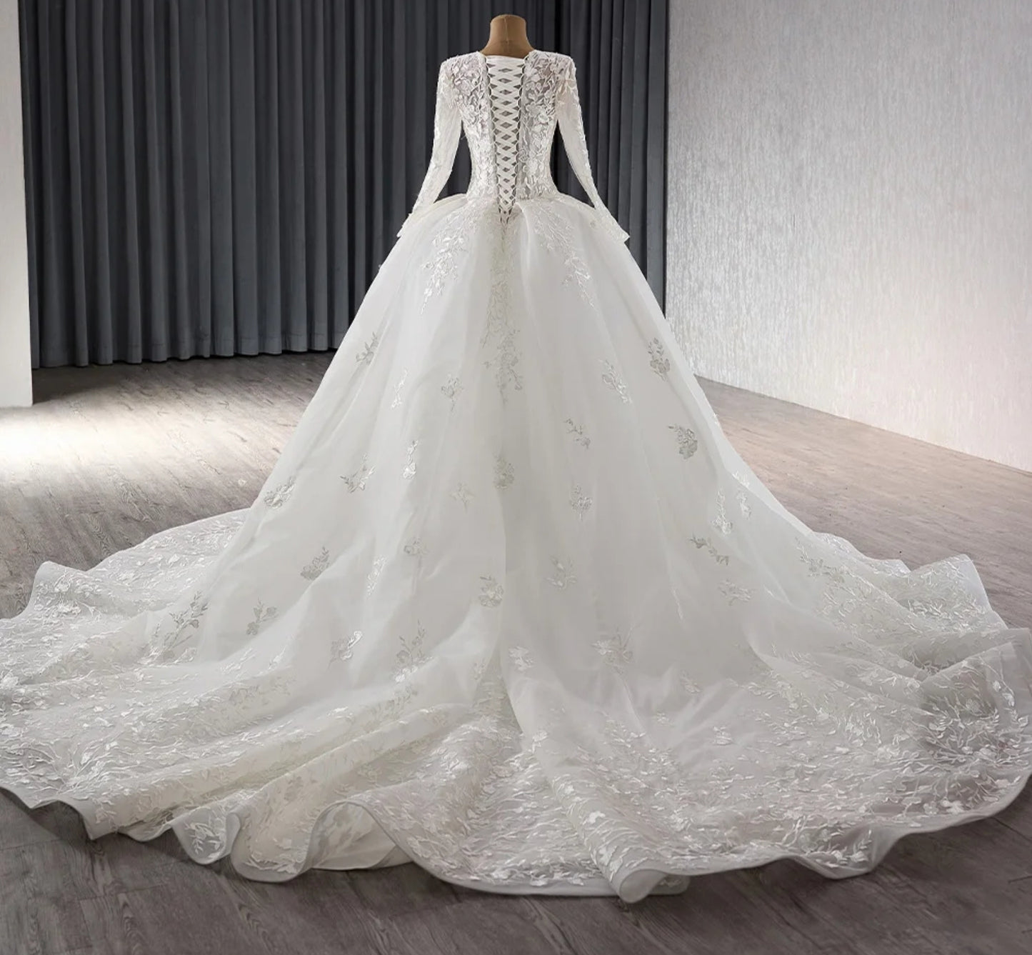 Beautiful Floral Lace 2024 Long Sleeve V Neck Modest Bride Wedding Gown