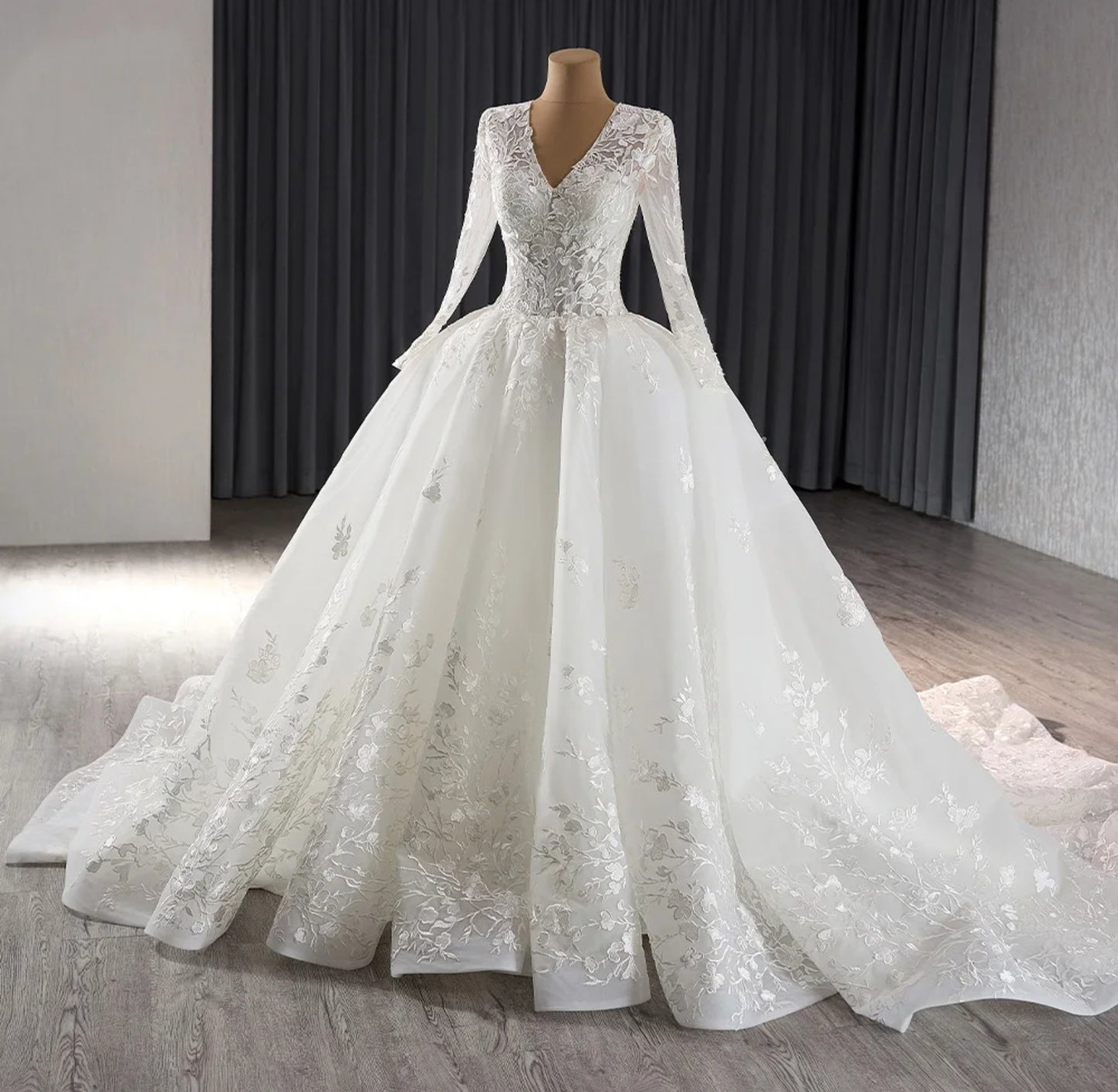 Beautiful Floral Lace 2024 Long Sleeve V Neck Modest Bride Wedding Gown