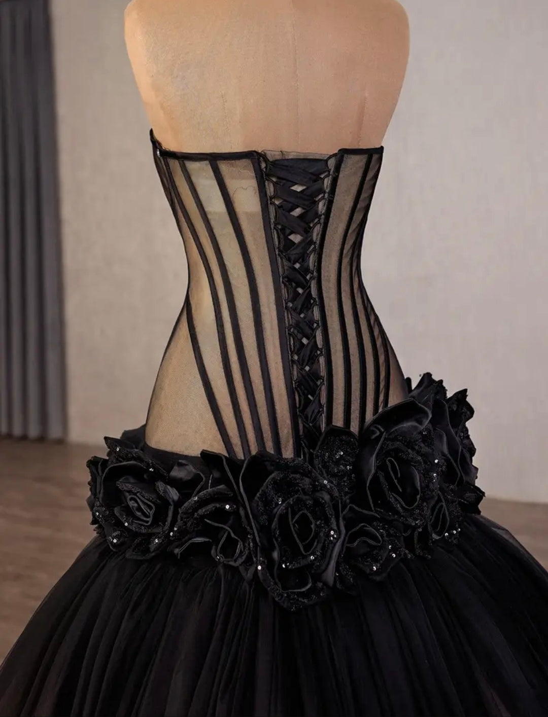 Stunning Black & Beige Corset Style Ombre Fit To Flare Strapless Prom/Evening/Special Occasion 2026 Gown With Detachable Sleeves