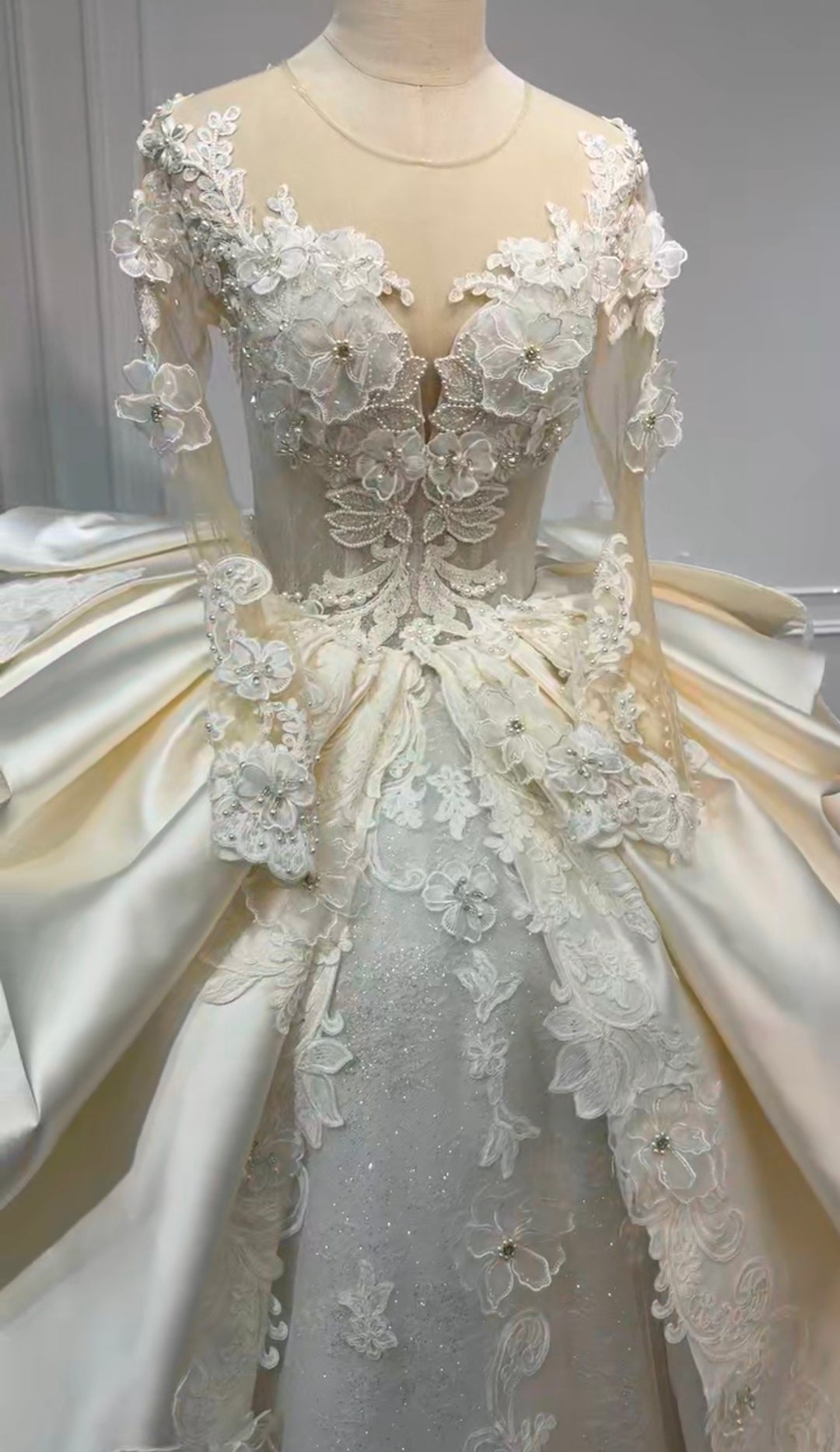 Exquisite And Beautiful Beaded Embellished Floral Embroidered Long Sleeve Lace And Satin Sweetheart Bridal Wedding Gown