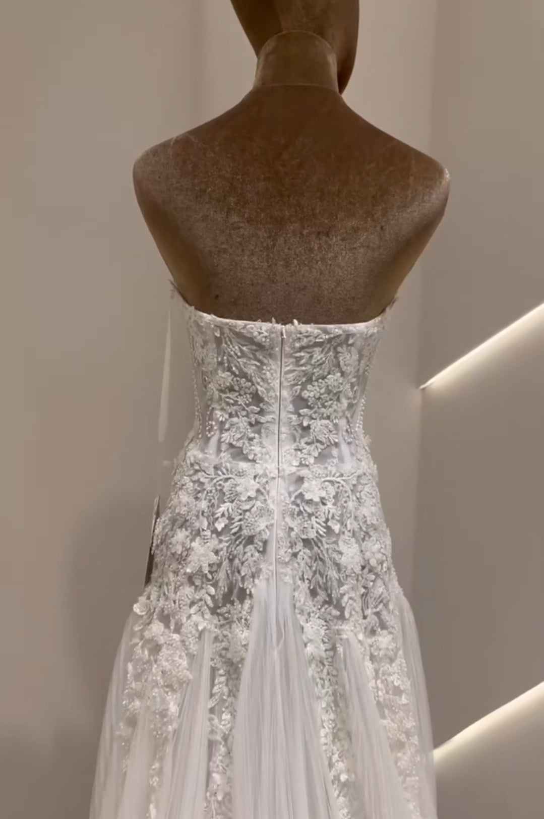 2025 Strapless Floral Sequin Appliqués Beaded Boho Sexy Beach Pleated Bridal And Ceremonial Gown