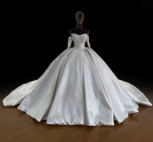 Strapless Sweetheart Princess 2025 Satin And Lace Appliqués Detail Bridal Ball Gown With 3/4 Detached Sleeves