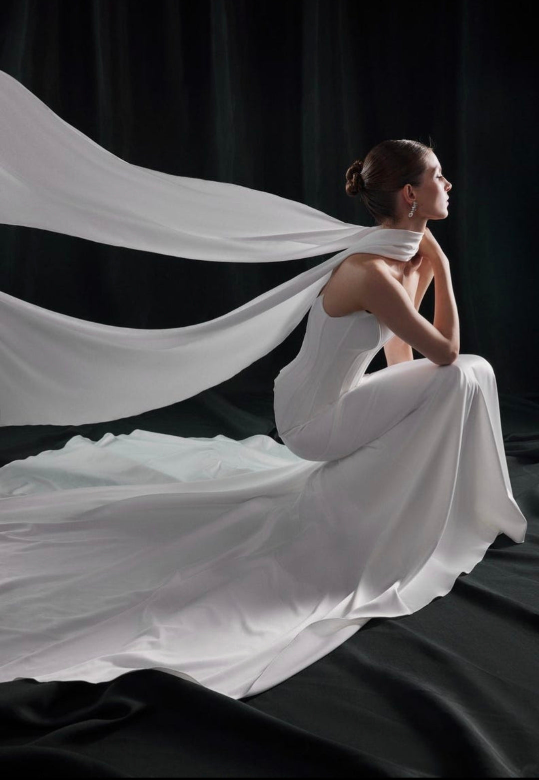 Sexy Strapless Cat Eye Pleated Corset Lace Up Enclosure Form Fitting Trumpet Bridal Gown With Neck Scarf