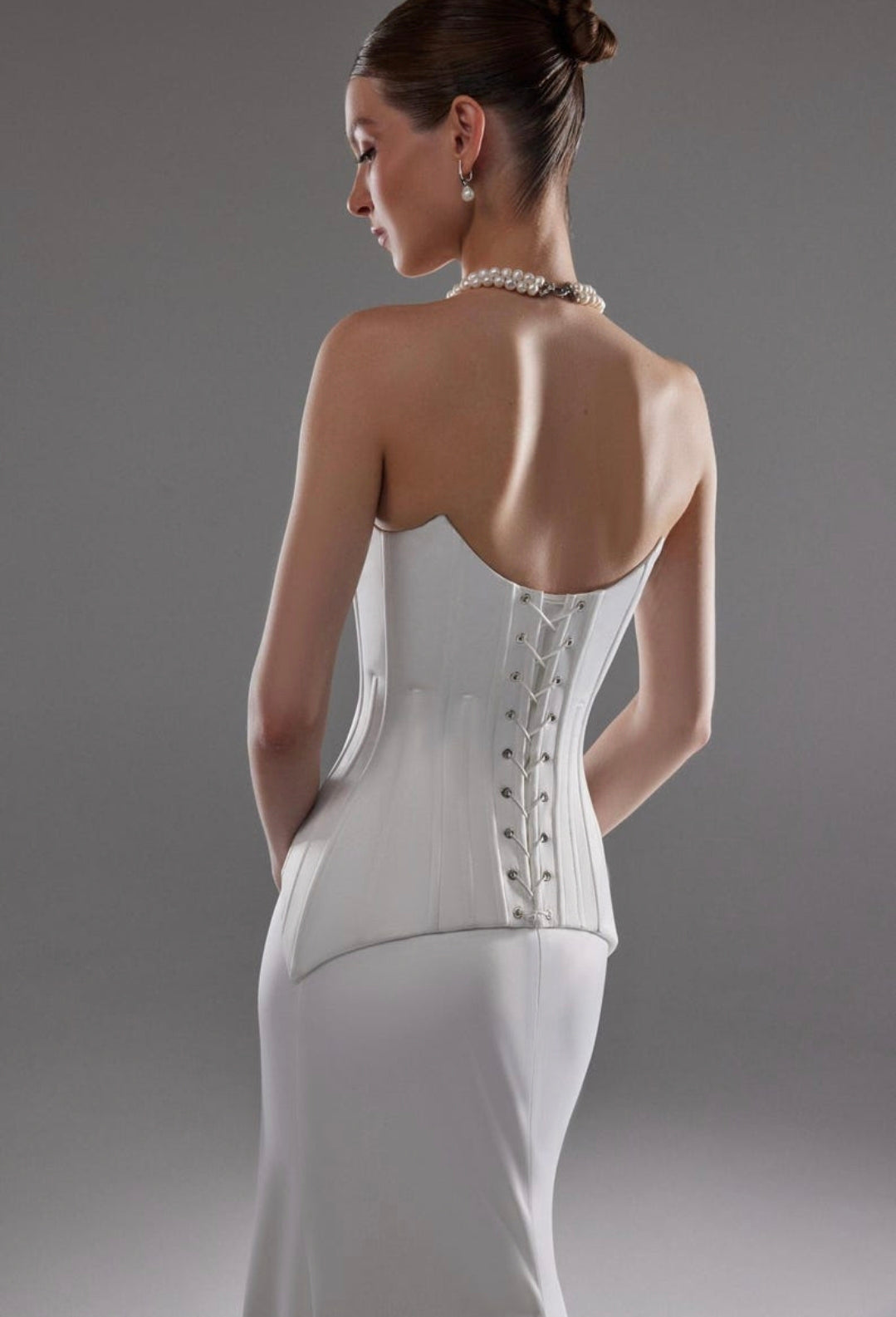 Sexy Strapless Cat Eye Pleated Corset Lace Up Enclosure Form Fitting Trumpet Bridal Gown With Neck Scarf