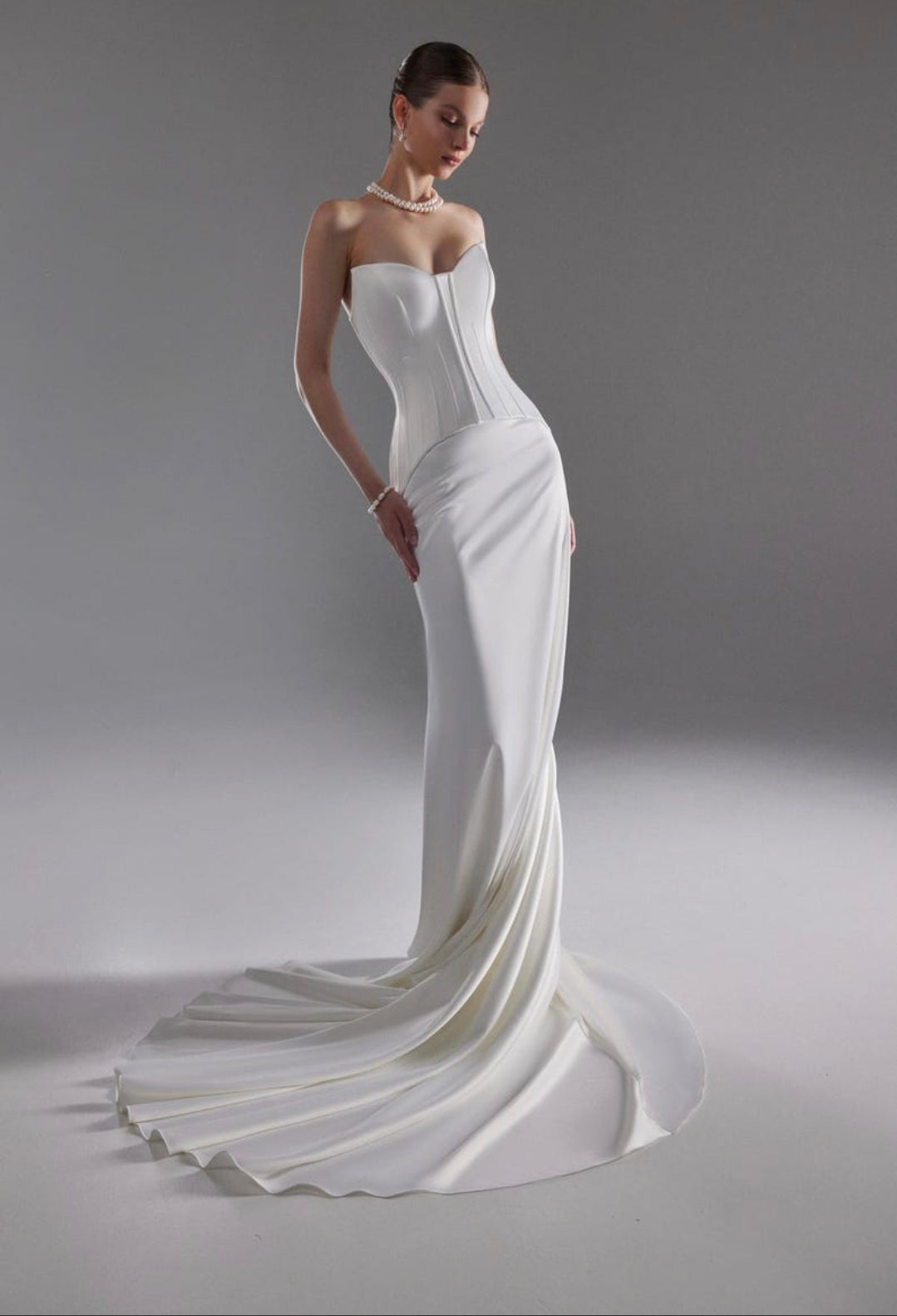 Sexy Strapless Cat Eye Pleated Corset Lace Up Enclosure Form Fitting Trumpet Bridal Gown With Neck Scarf