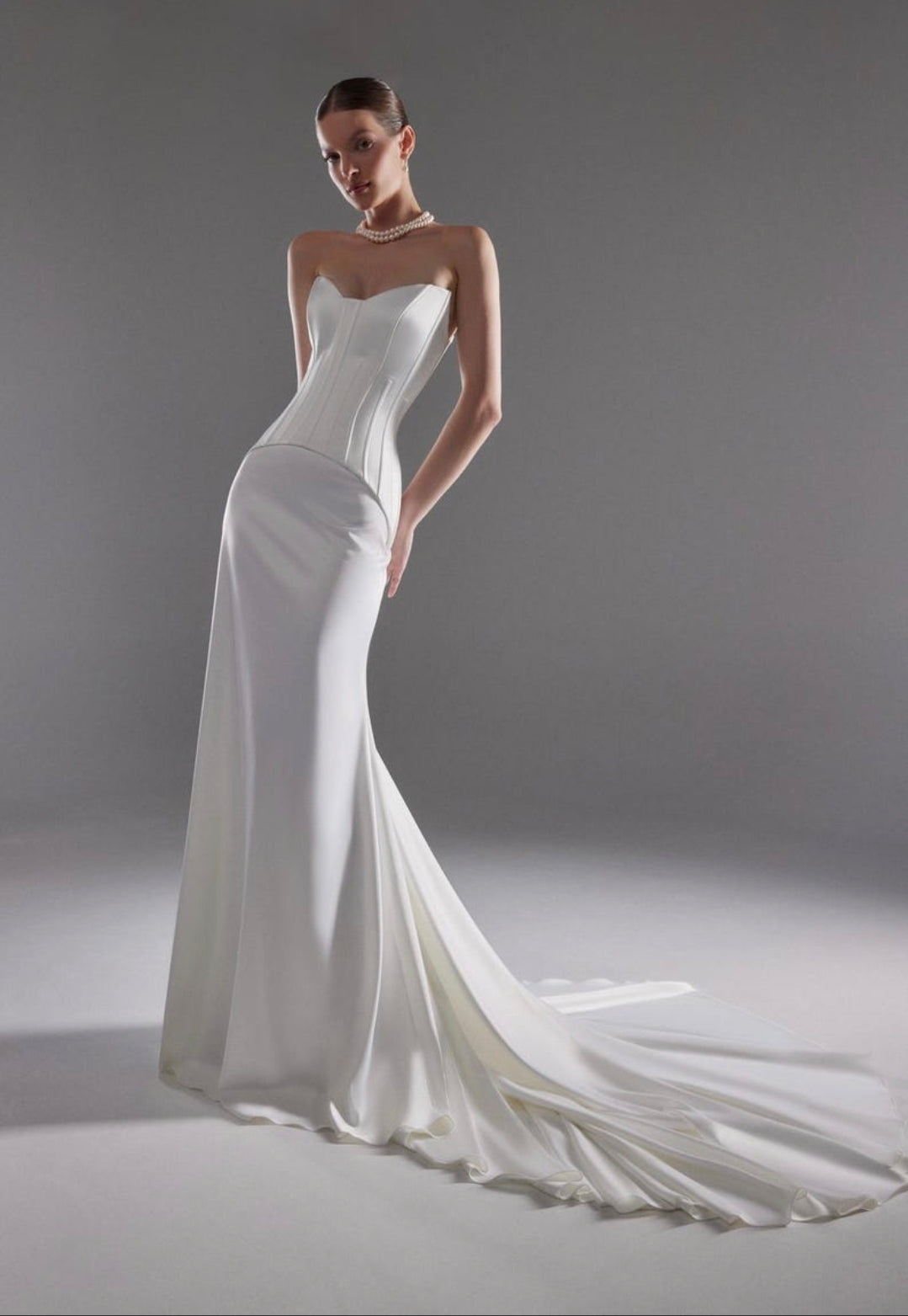 Sexy Strapless Cat Eye Pleated Corset Lace Up Enclosure Form Fitting Trumpet Bridal Gown With Neck Scarf